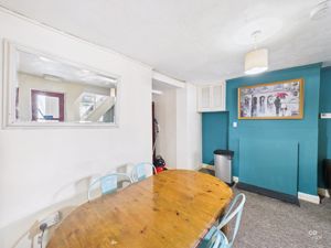 DINING- click for photo gallery